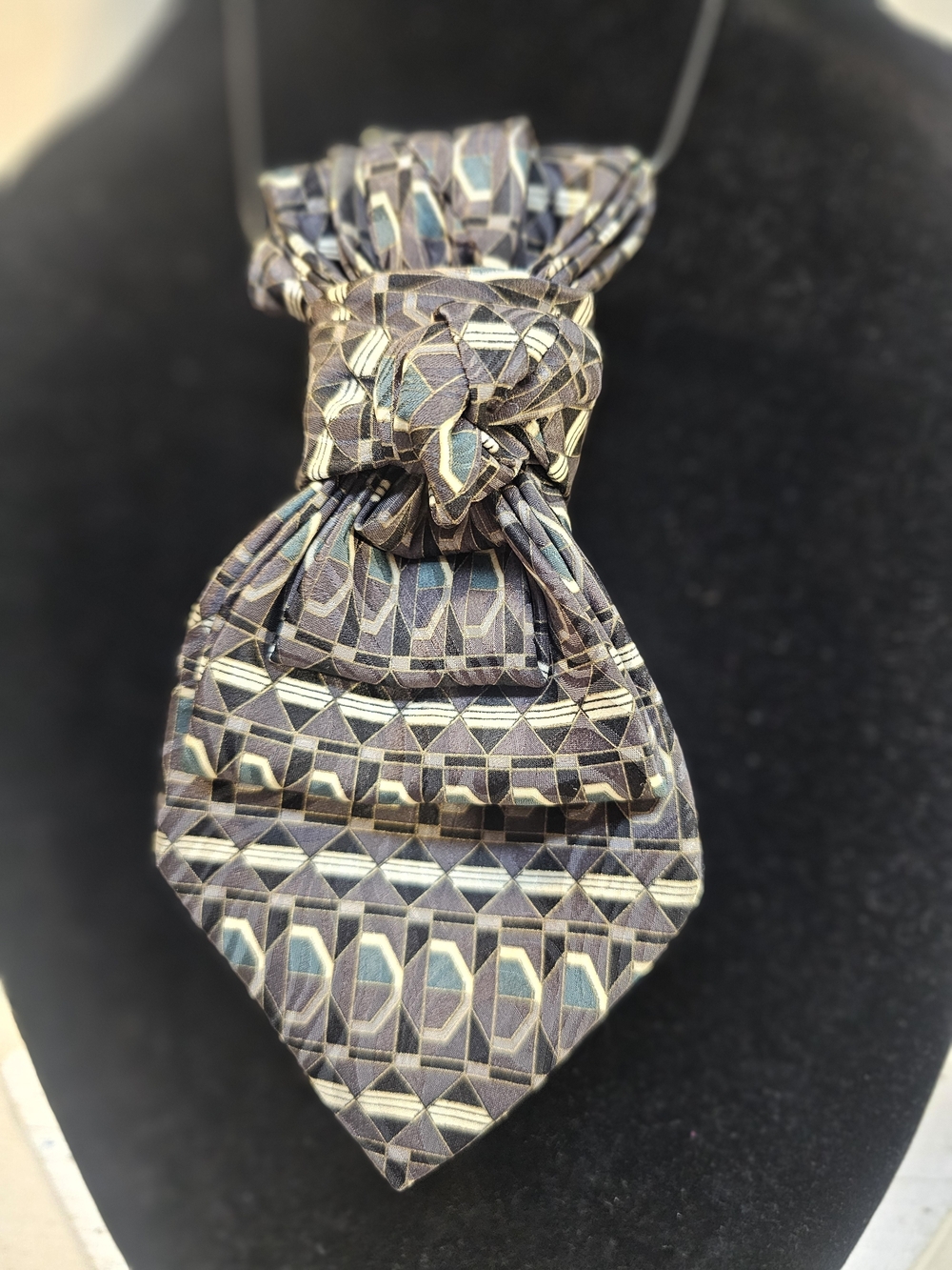 Women's Black Gray And Green Geometric Pattern Necktie Necklace - Picture 3 of 6